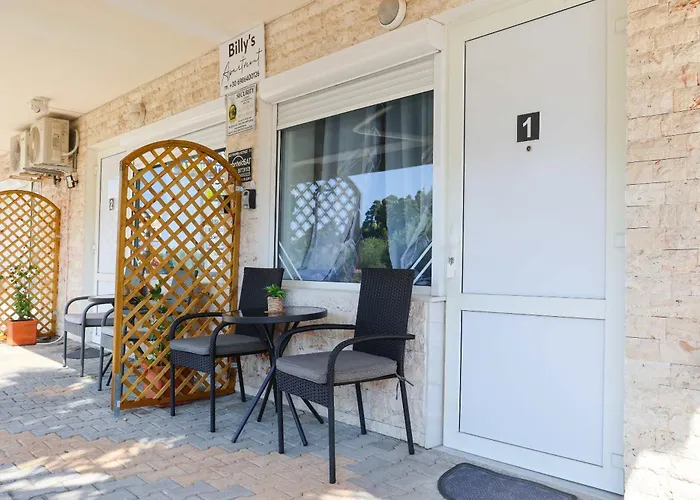 Billy's Luxury In Hotel