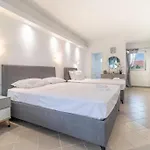 Billy's Luxury In * Kriopigi