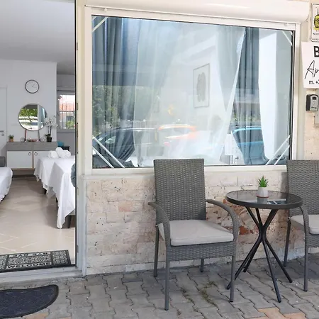 Billy's Luxury In * Kriopigi