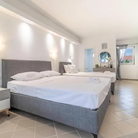 Billy's Luxury In * Kriopigi