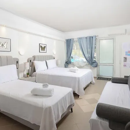 Billy's Luxury In Hotel